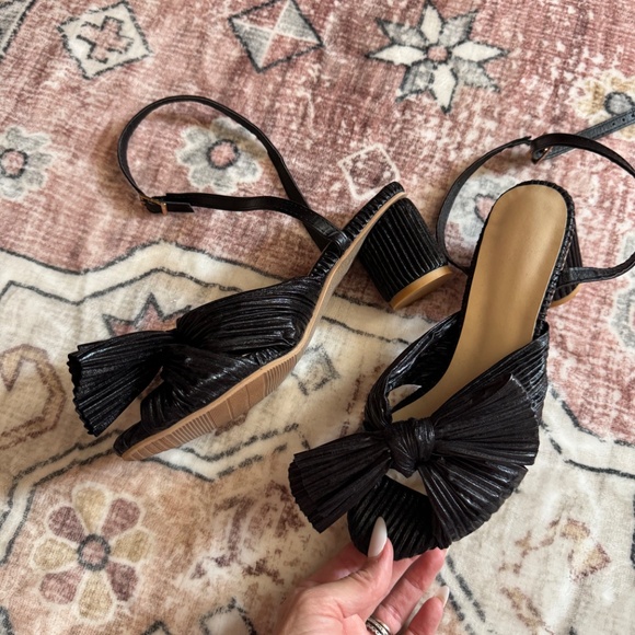 Black bow heels - Picture 2 of 2